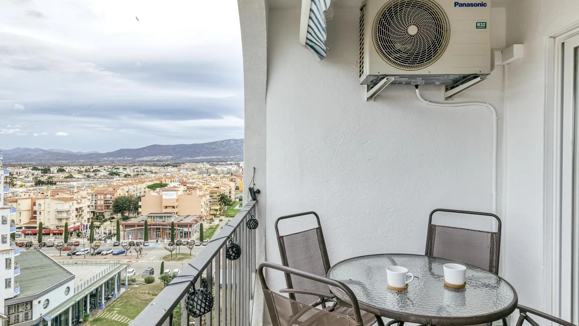Apartment Location Bord De Mer Empuriabrava Spain